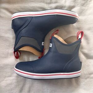 EUC XTRATUF 6 in Ankle Deck Boot